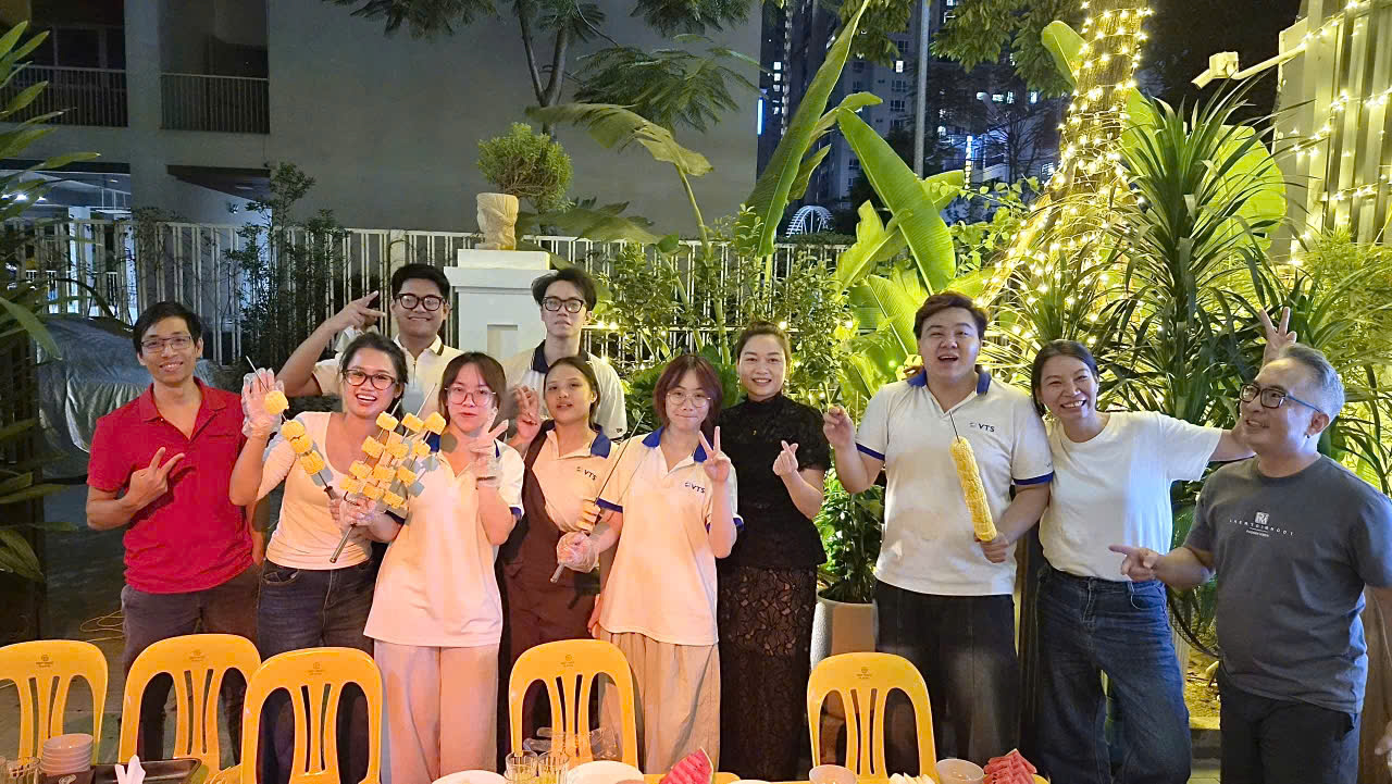Khoảnh khắc ngập tràn niềm vui và sự gắn kết của tập thể
