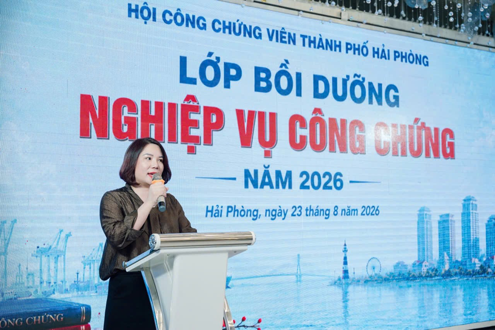 Bà Lê Thị Dung - Trưởng ban chuyên môn Hiệp hội công chứng viên Việt Nam